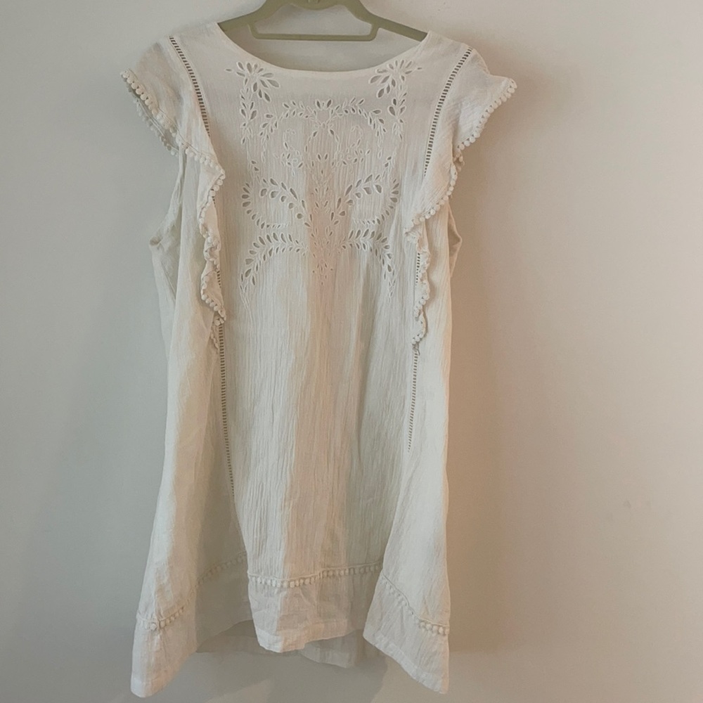 Casual White/Cream Dress with Beautiful Details | Large